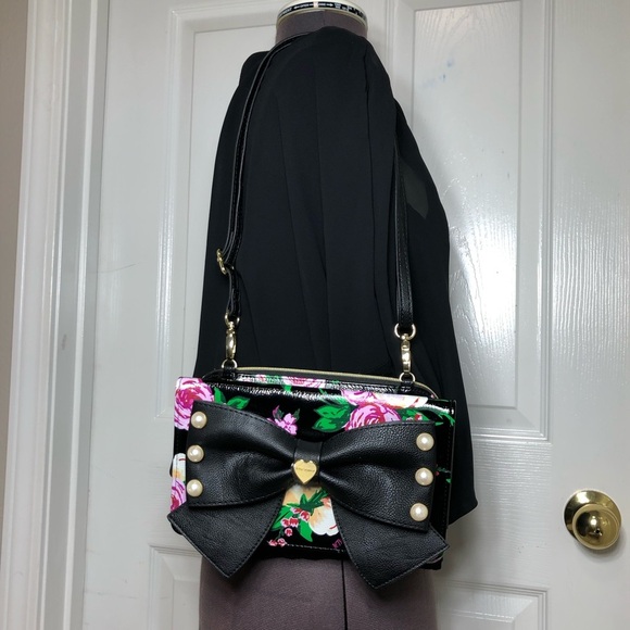 Betsey Johnson Faux Leather Romantic Floral Multi Pockets Crossbody Purse - Picture 14 of 16